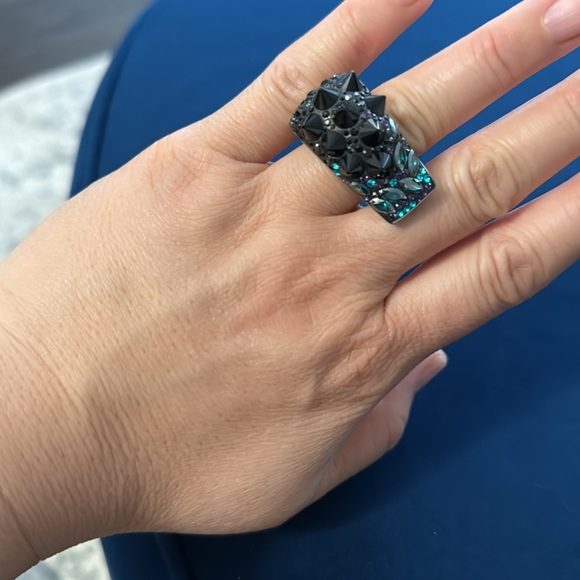 Swarovski Crystal Spike Ring - Picture 2 of 4